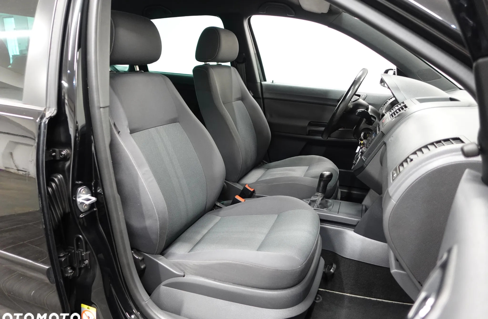 Volkswagen Polo cena 13900 przebieg: 197960, rok produkcji 2009 z Małogoszcz małe 667